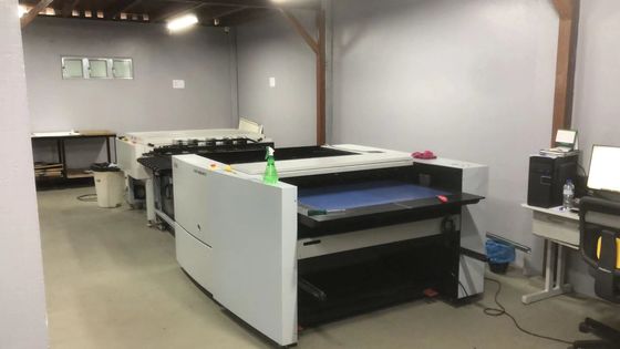 220V-Standardspannung 2020 Jahre Wärmeplattenmachmaschine Physikalische Dimension 2300*1255*1200mm Plattenwiederholbarkeit ± 5 μm