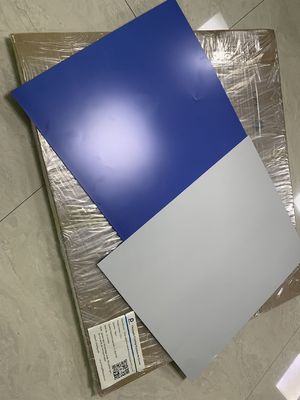 Doppelschicht-Thermodruckplatte für hohe Bildqualität, scharfe Details und maximale Rollenbreite von 1350 mm