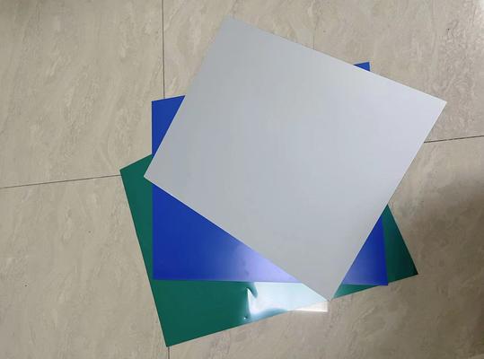 Prozesslose Druckplatten mit maximaler Spulenbreite von 1350 mm und Produktionszeit von 22-25 Sekunden für 100.000-200.000 Drucke