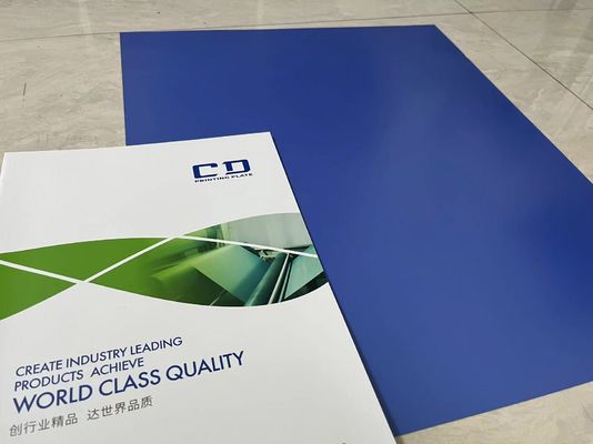 Blaue thermische CTP-Platte mit 25-30 Sekunden Entwicklungszeit und 830 nm empfindlicher Lichtquelle für hochaugenauen Druck